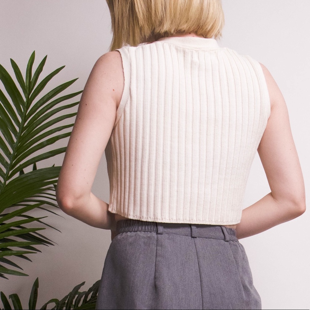 ❌SOLD ❌Vintage cream knit Henley sleeveless crop - Picture 3 of 7